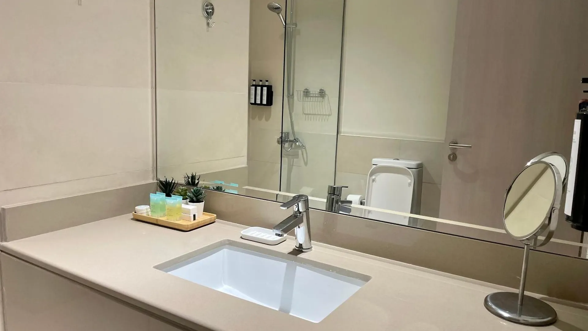 The Hive Retreats In Yas Island Apartment Abu Dhabi 0*,  United Arab Emirates